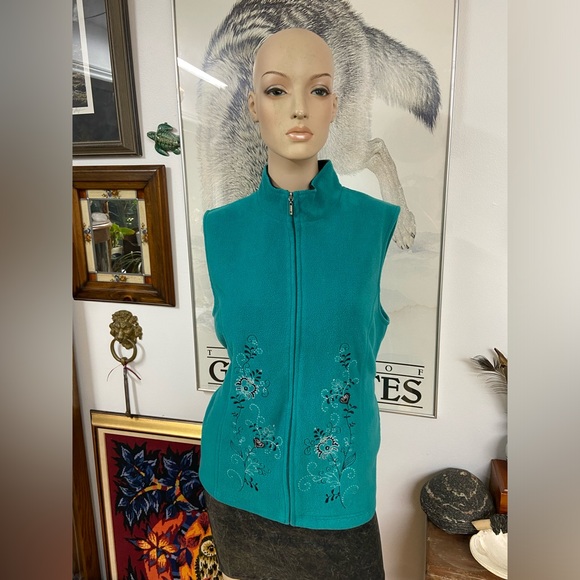 Turquoise Fleece Zip-up Vest with Embroidered Detail - Picture 11 of 11